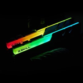 G.Skill Trident Z RGB F4-4000C18D-64GTZR 64 GB (2x32) DDR4 4000 MHz CL18 Ram 